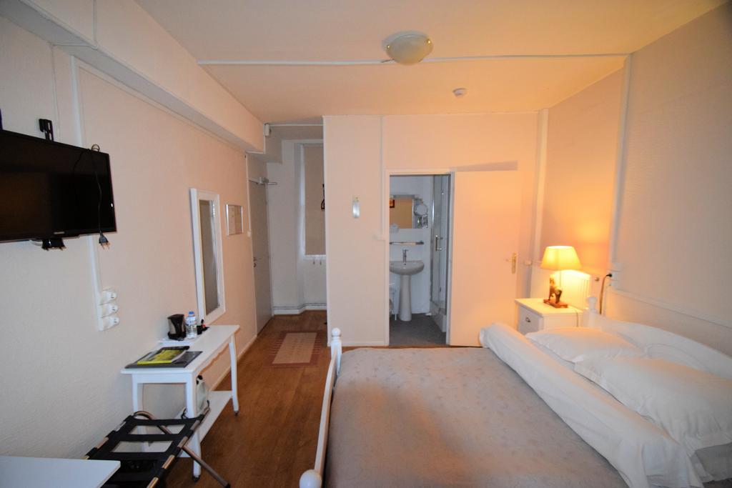 Auberge Le Rabelais Malay-le-Petit Zewnętrze zdjęcie